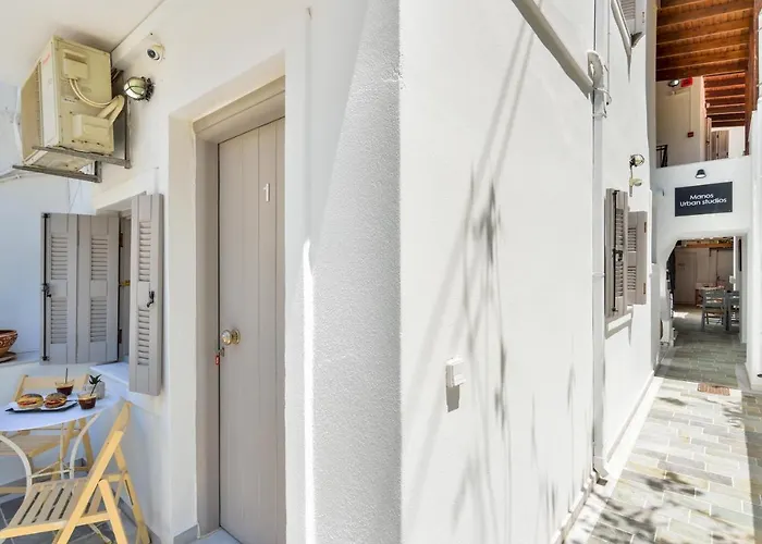 Мини-отель Urban Manos 3*