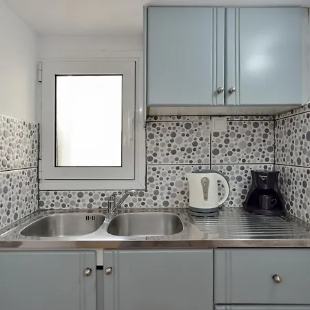 Urban Manos La Canée