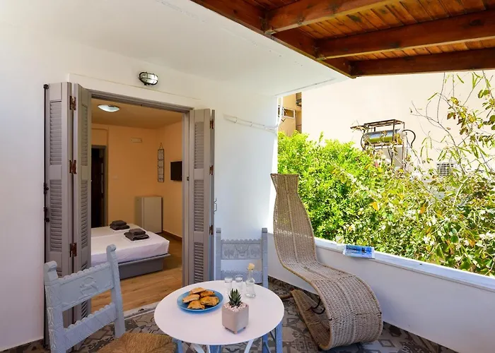 Urban Manos Hriszí Aktí Haniá