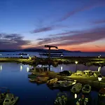Urban Manos 3* 干尼亞