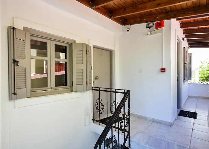 Urban Manos אורחן