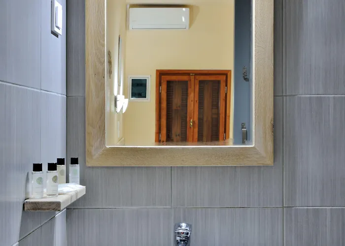 Urban Manos אורחן 3*